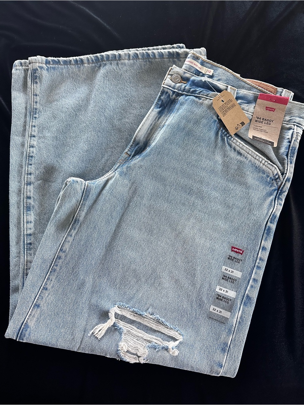 Levi's Women's Light Blue Wide Leg Flare Jeans